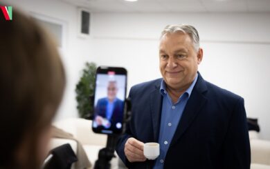 Сомнительное большинство: Орбан показал 1,6 млн анкет как протест против помощи Украине