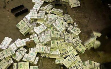 Контрабанда на границе с Польшей: в »Краковке» разоблачили львовянина с тысячей пачек сигарет в днище грузовика