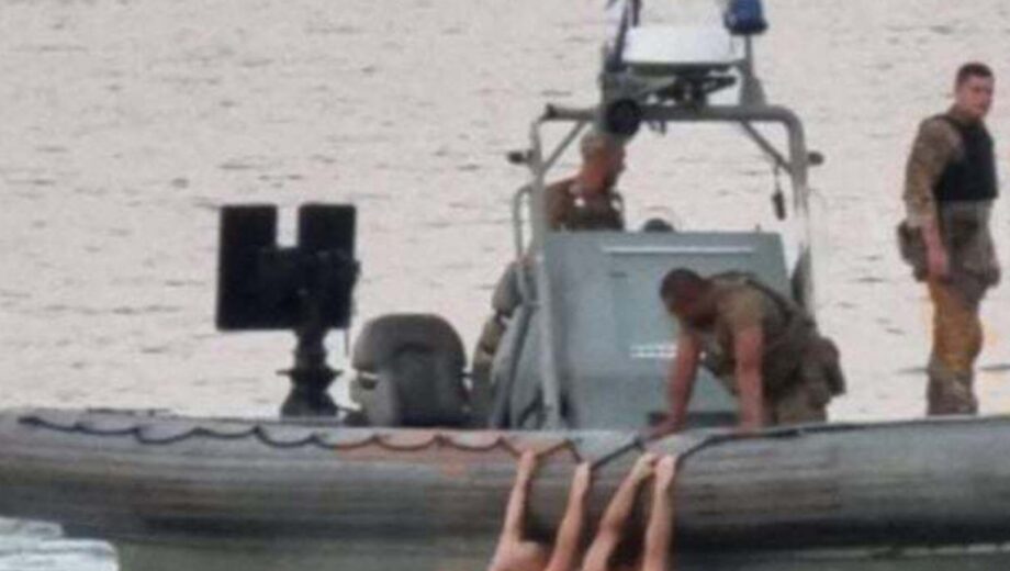 Военные моряки спасли гражданских, отнесенных в открытое море в Одессе (фото)