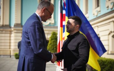Після зустрічі ”коаліції рішучих” лідери України, Франції та Британії вийшли на прогулянку Києвом