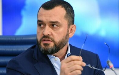 Бывшего главу МВД Захарченко подозревают в измене и сотрудничестве с рф