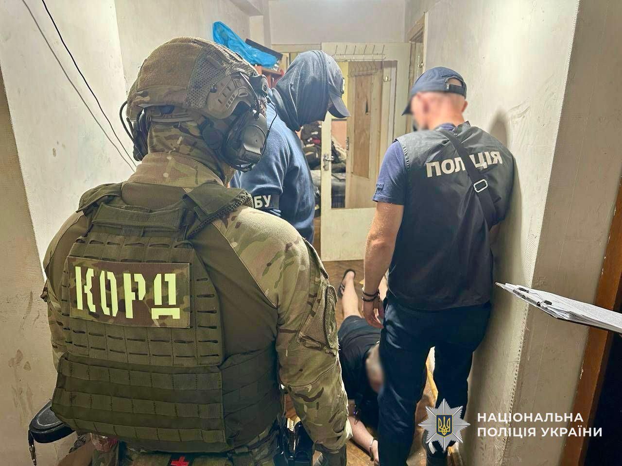 Наркотична мережа на півмільйона гривень на місяць: поліція викрила злочинців у Закарпатті