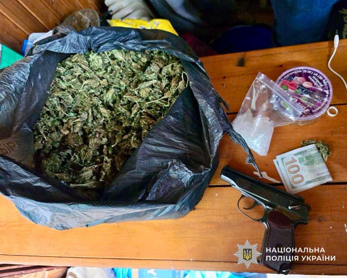 Наркотическая сеть на полмиллиона гривен в месяц: полиция разоблачила преступников в Закарпатье