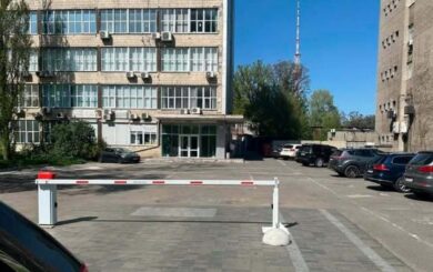Семейная схема на десятки миллионов: в Киеве разоблачили должностных лиц частного общества на незаконном отчуждении недвижимости