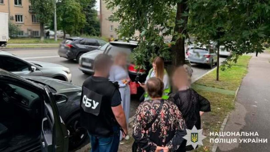 В Киеве будут судить директор предприятия: за $26 тысяч она снимала военнообязанных с розыска и оформляла бронирование