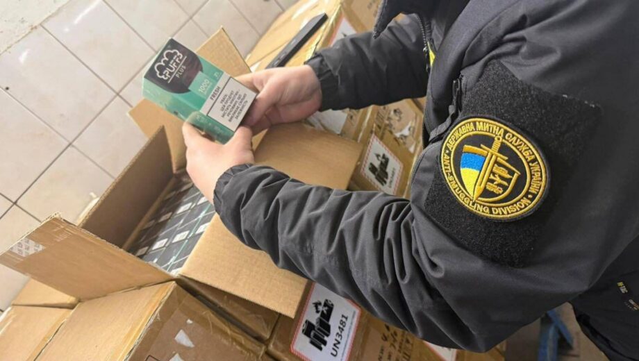 Контрабанда на 5 миллионов: на Буковине таможенники перехватили масштабную партию вейпов из Европы