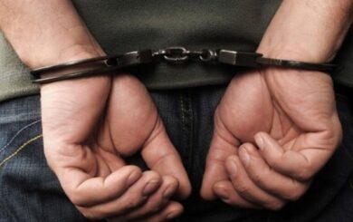 За $4500 обещал бронирование — в Киеве задержали инструктора