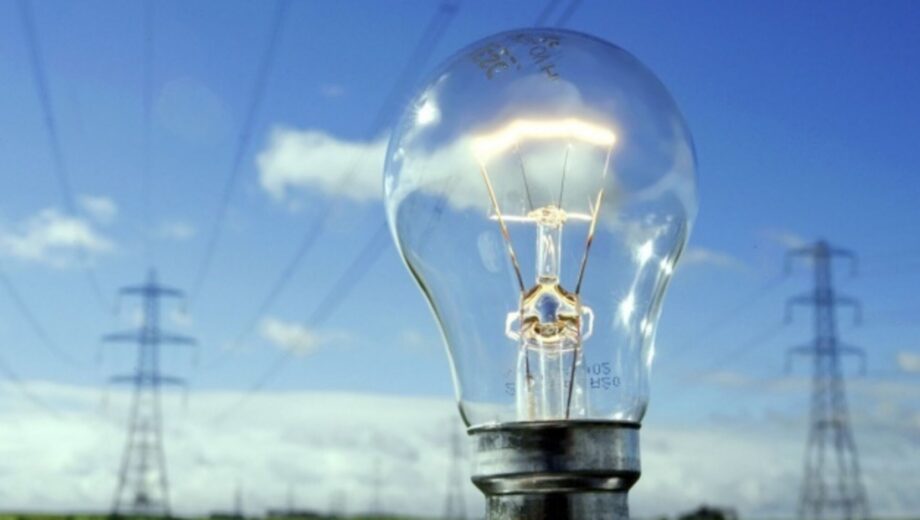 Из-за обстрелов россии: где и когда будут выключать электроэнергию в Украине
