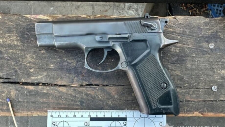 В Оболонском районе Киева мужчина устроил стрельбу, есть пострадавший