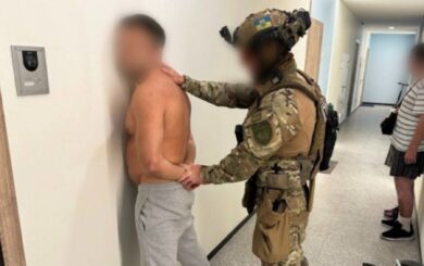 Сотрудники почтового сервиса в Тернополе продали похищенные дроны на 6 миллионов гривен