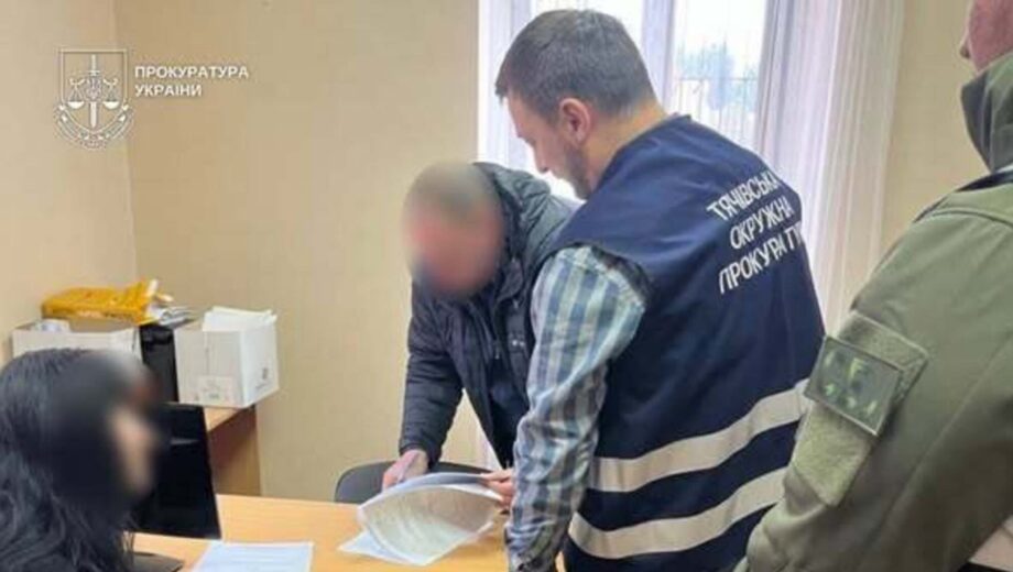 Схема з ”бронюванням” через фіктивних педагогів: на Тячівщині викрили керівництво ліцею