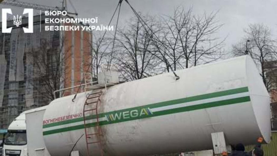 Нелегальную АЗС с фальсифицированным горючим разоблачили в Ивано-Франковской области: изъято более 250 тысяч гривен