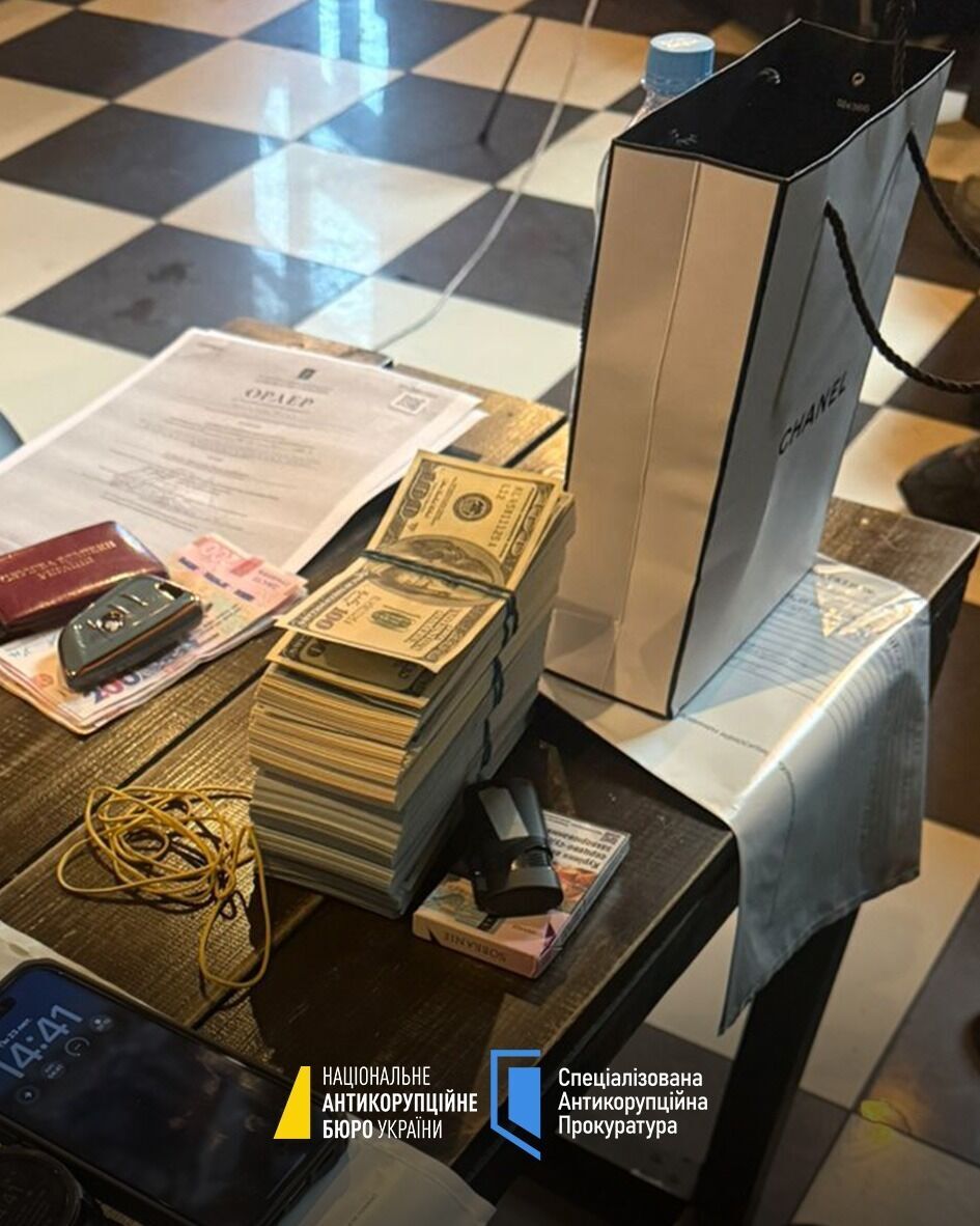 САП и НАБУ разоблачили работника СБУ на взятке $68 тысяч за ''отсрочку'' от мобилизации