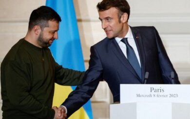 Зеленский допускает размещение иностранных войск в Украине: предложение Макрона