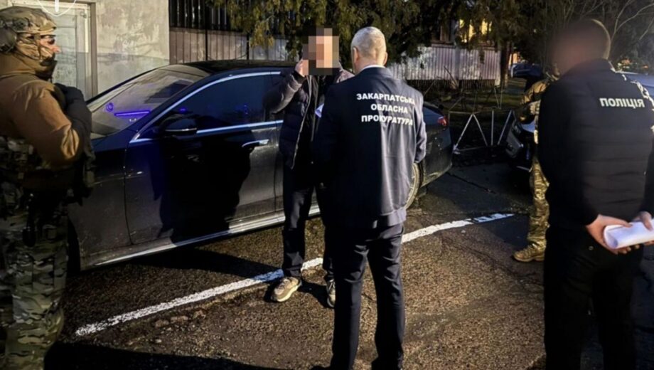 Суд арестовал на квартиры, землю и авто депутата горсовета Ужгорода
