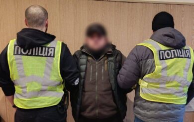 Могут депортировать 40-летнего иностранца за танцы на мемориале погибших героев – полиция Киева
