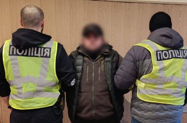 Можуть депортувати 40-річного іноземця за танці на меморіалі загиблих героїв, – поліція Києва