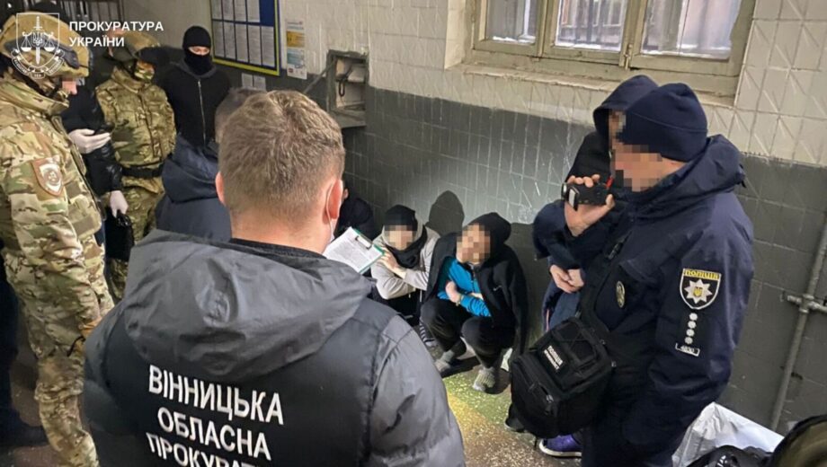 В Виннице заключенные организовали мошенническую схему из камеры: обманули людей более 560 тысяч гривен