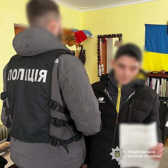 Наркотики в банках с медом и консервами: полиция разоблачила масштабный канал поставки в СИЗО и колонию