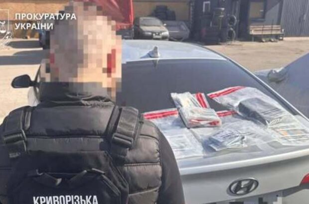 В Кривом Роге задержали наркодельцов: среди них военные-дезертиры