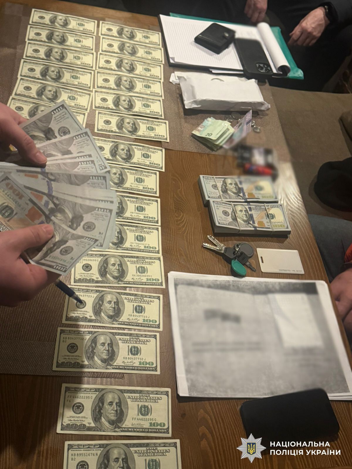 Выезд за границу за $32 тысячи: в Киеве разоблачили незаконную схему