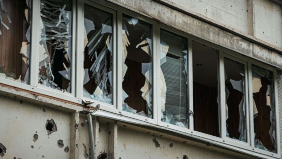 Что делать, если в квартире выбило окна после обстрела: четкий алгоритм действий