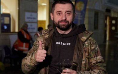 Арахамия хочет отправить народных депутатов на военные учения