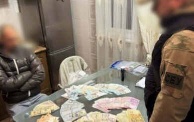 Подростки в Прикарпатье торговали наркотиками на 165 млн: амфетамин, автоматы и цех на Днестре