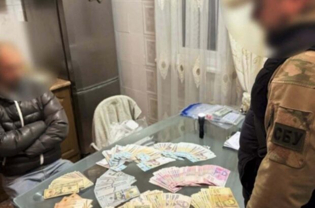 Підлітки на Прикарпатті торгували наркотиками на 165 млн: амфетамін, автомати і цех на Дністрі