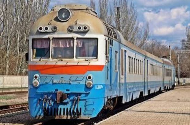 Загорівся потяг ”Укрзалізниці”: пасажирів евакуювали