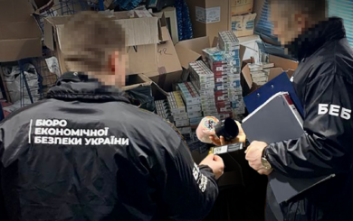 Незаконно виготовлені сигарети та алкоголь на 2 млн грн: судитимуть організатора схеми