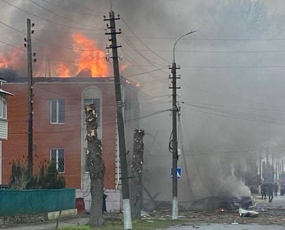 Удары по госучреждениям на Черниговщине: атакованы мэрия и налоговая