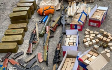 СБУ викрила 15 осіб, які торгували ”трофейною” зброєю