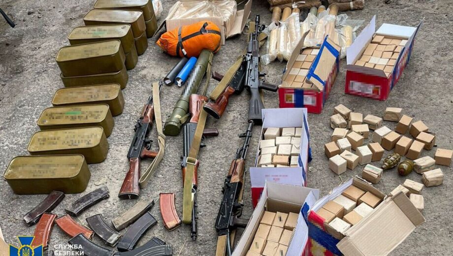СБУ викрила 15 осіб, які торгували ”трофейною” зброєю