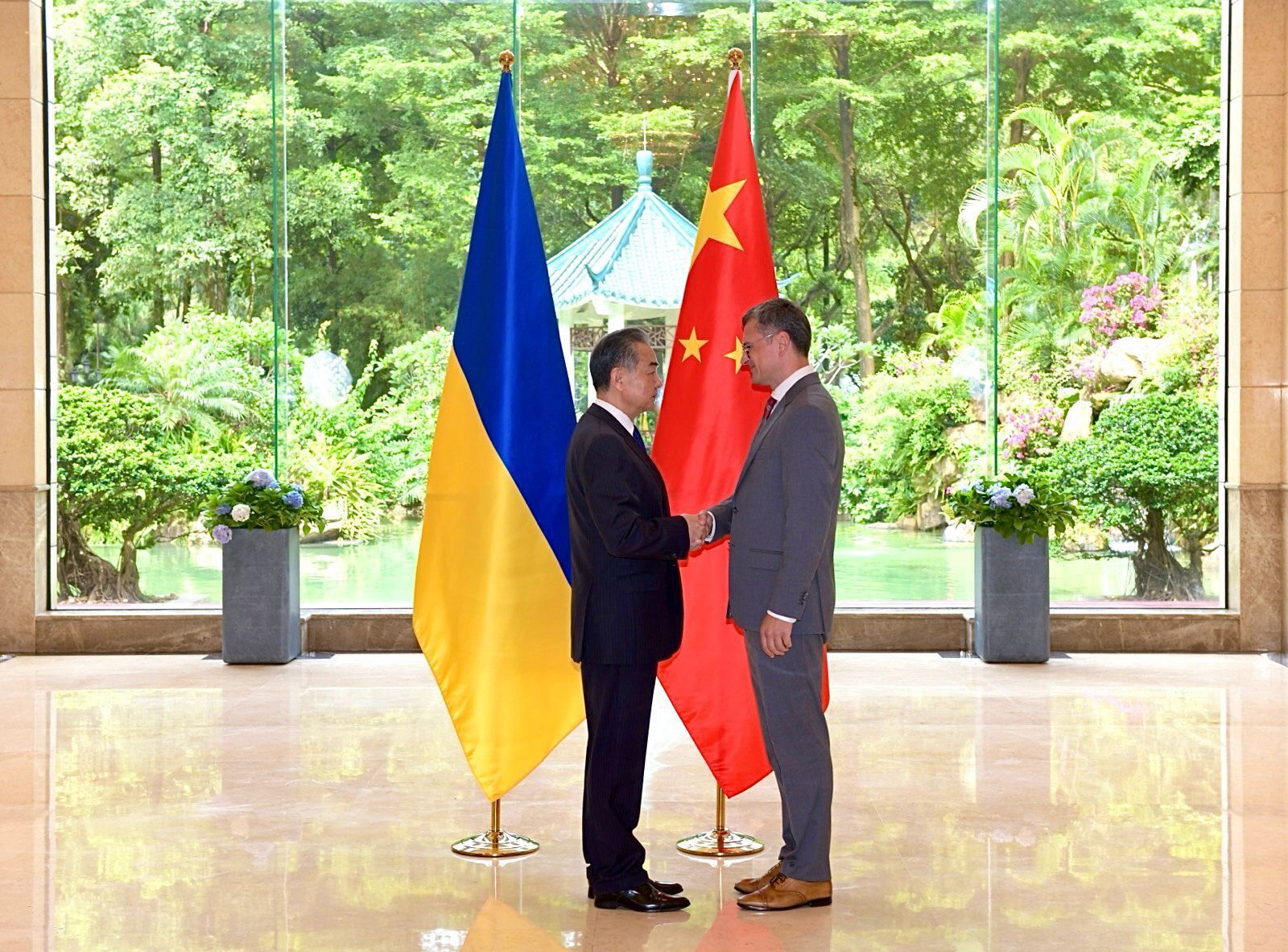 Україна і Китай провели перші повноформатні переговори з 2022 року. Кулеба розповів про результати