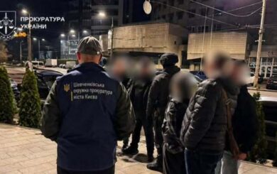 В Киеве разоблачили схему за $20 тыс.: подозреваемые обещали »договориться» о выходе мужчины из ТЦК