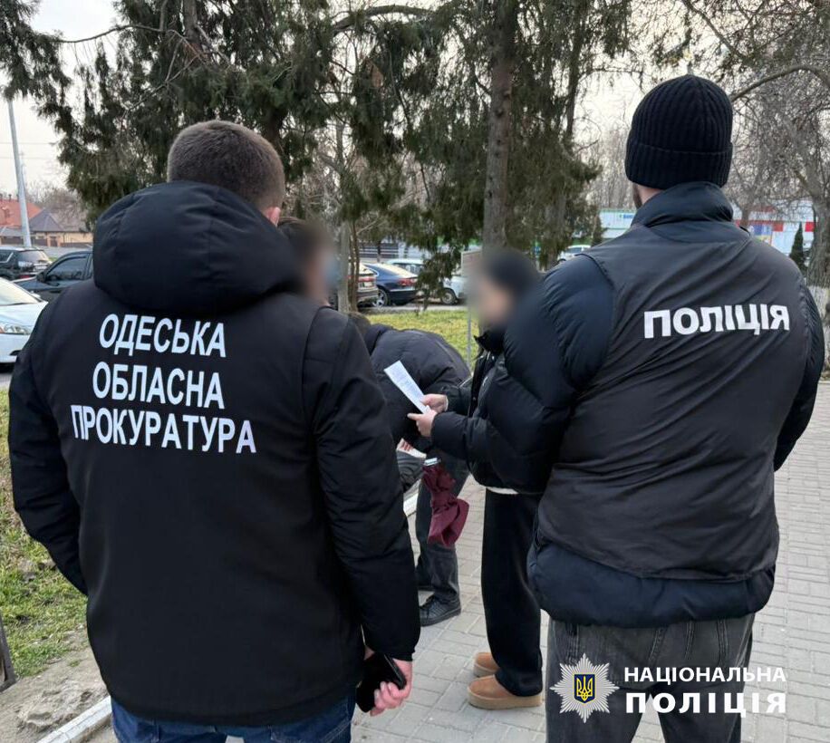 Двух женщин подозревают в незаконной переправке мужчин за границу