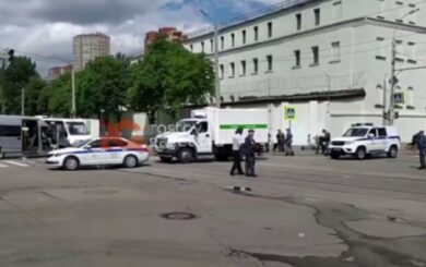 Ув’язнені СІЗО у Ростові захопили заручників і вимагають зброю та виїзд