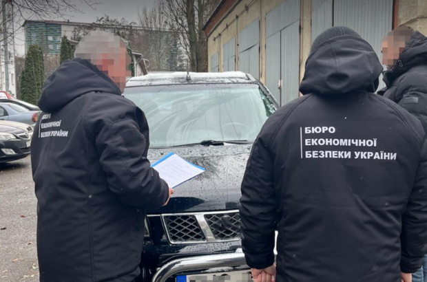 В Черновцах разоблачили схему: 22 машины завезли как »гуманитарную помощь»