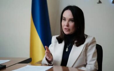 Заместитель председателя ОП Ирина Мудрая сохраняет валюту за границей