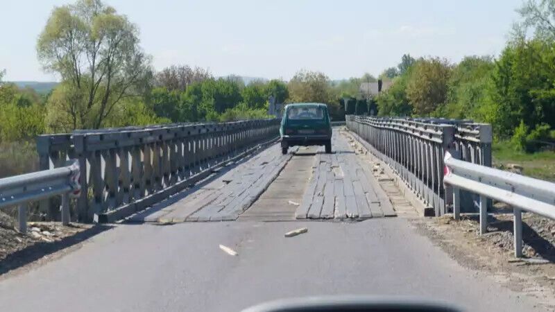 Временная переправа имеет предел: полноценный Глиницкий мост на Буковине до сих пор не восстановлен
