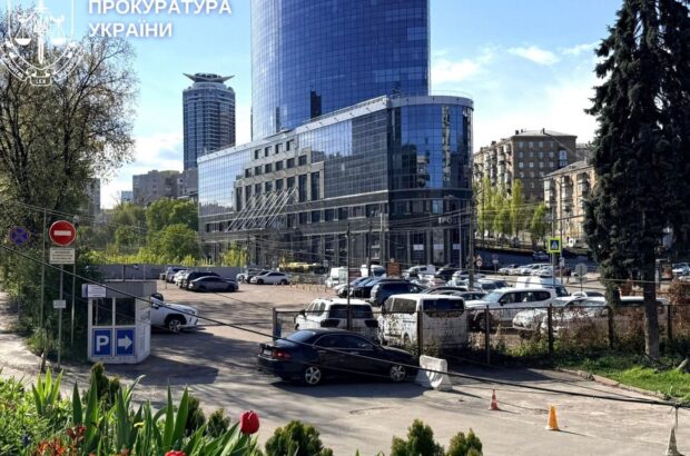 Прокуратура оскаржує інвестдоговір щодо забудови території історичної лікарні в Києві