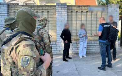 В Киеве будут судить адвоката и его ОПГ: за $12 тысяч подделывали документы для побега за границу