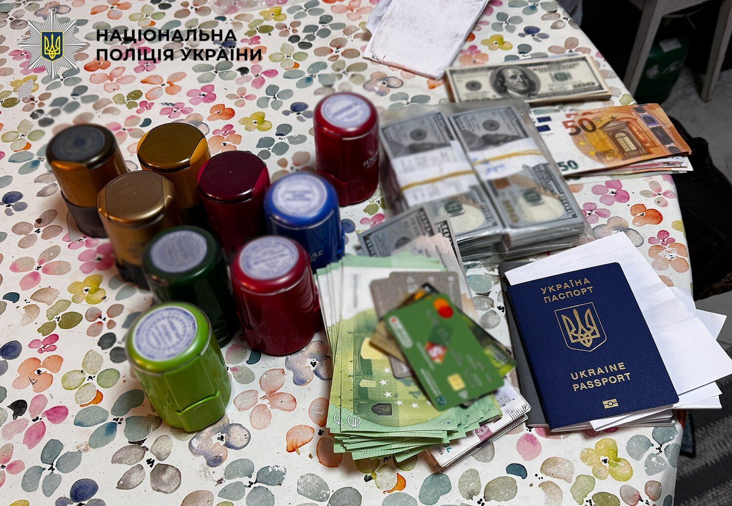 У Києві викрили масштабну схему легалізації іноземців через фіктивні фірми