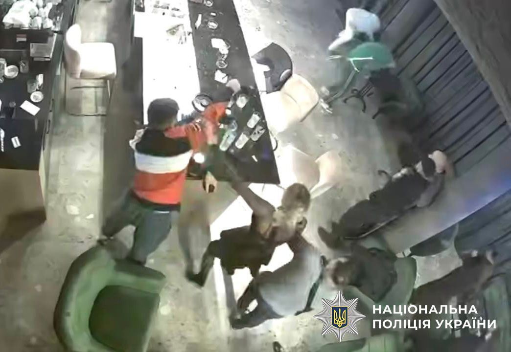 Сутичка через дівчину завершилася стріляниною
