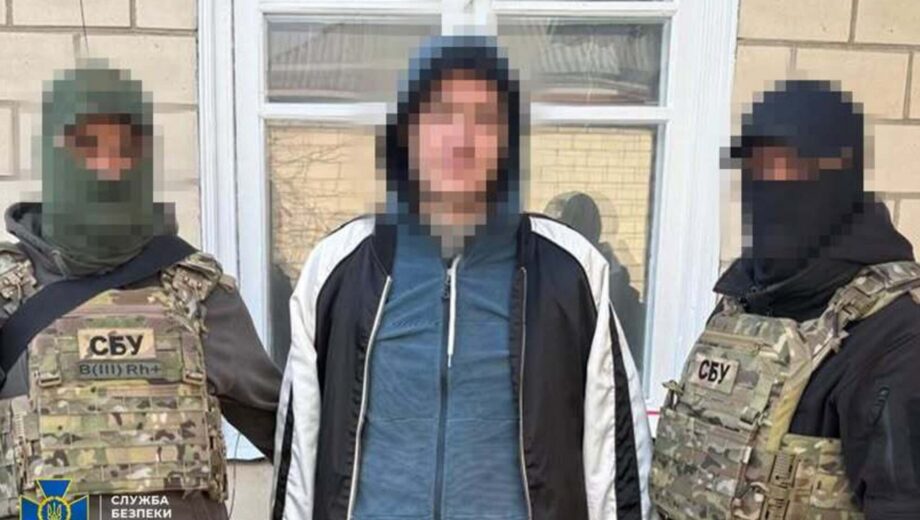 СБУ затримала агента фсб, який вербував паліїв військових авто у Києві