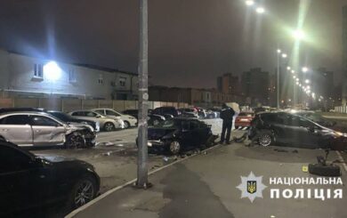 У Києві п’яний водій розтрощив сім авто під час комендантської години