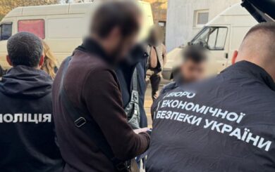 В Одесской области разоблачили схему нелегального онлайн-казино: двое братьев запускали покерное приложение без лицензии