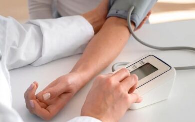 Скринінг здоровʼя 40+ у Дії: з 31 січня українцям почнуть надсилати персональні запрошення