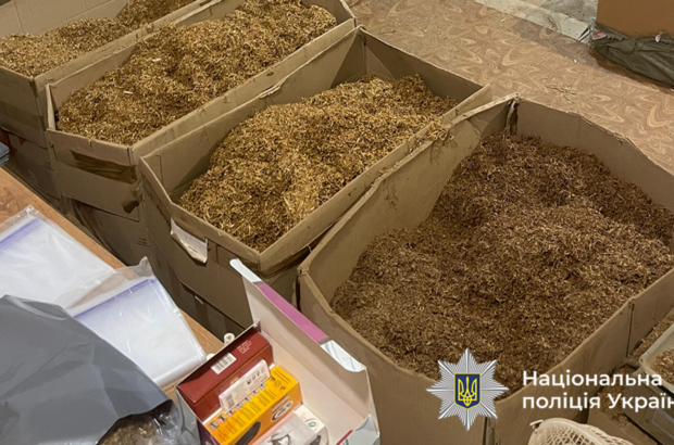Підпільний тютюновий бізнес на Тернопільщині: поліція ліквідувала цех і вилучила сировини на 20 мільйонів гривень